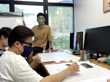 I collaborated with my teammates to improve developer experience in a workshop.